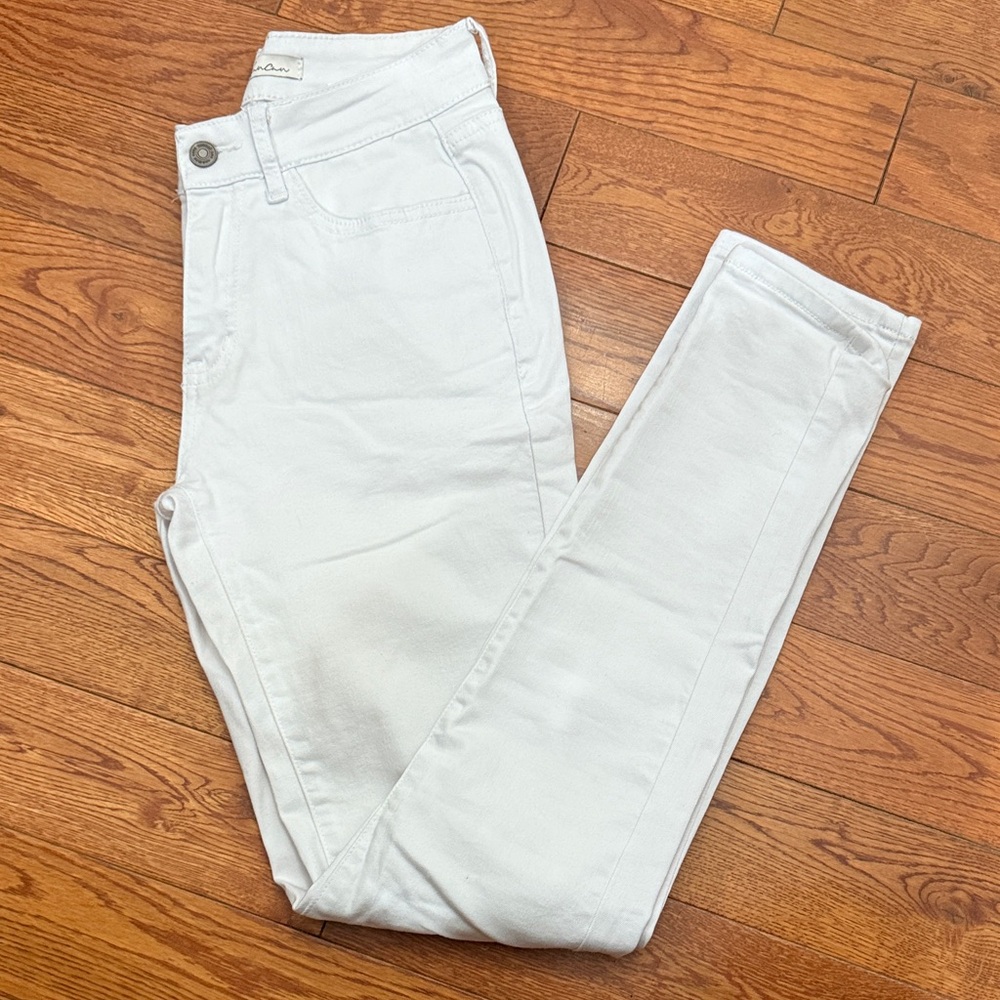KanCan Women's Cream Skinny Jeans